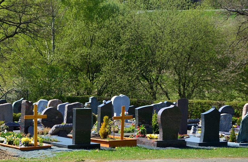 Nagrobniki tradicionalnega ali modernega videza